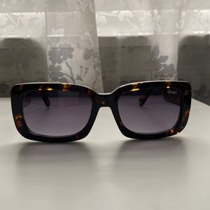 Quay Rectangle Sunglasses